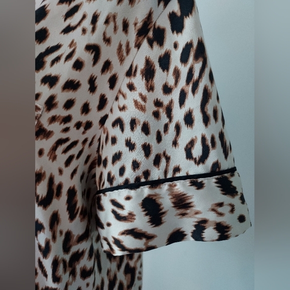 Victoria's Secret VS (S) Cream Black Satin Cougar Animal Print Button Up Shirt - Picture 7 of 14